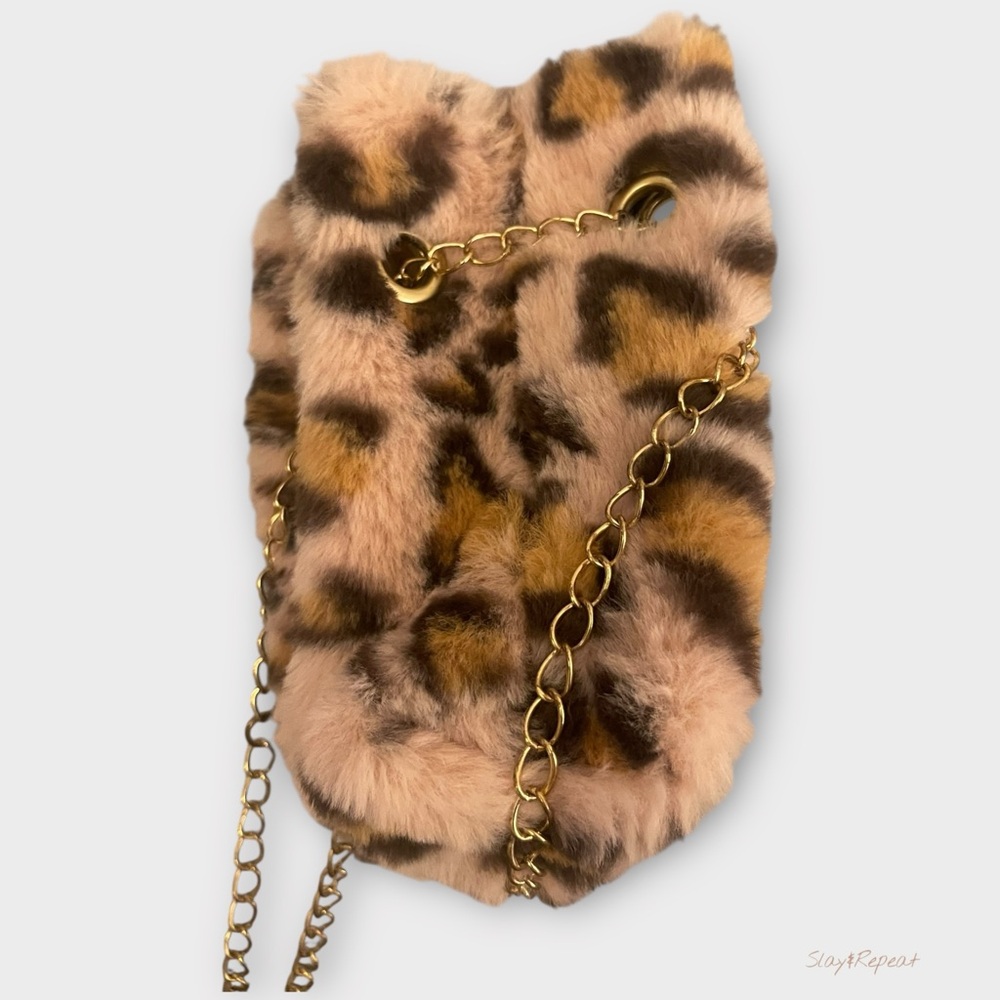 Trendy Leopard Faux Fur Shoulder Bag w/ Gold Chain Strap – Chic Winter Purse - Picture 4 of 12
